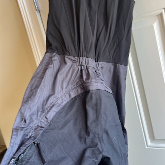 Women’s Mountain Hardwear Bibs - Picture 7 of 10